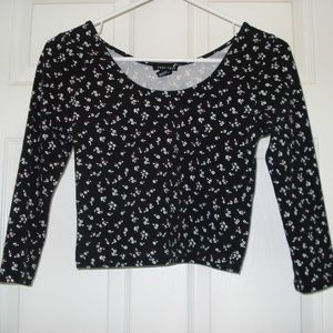 Forever 21 Juniors Long Sleeve Crop Top Size M